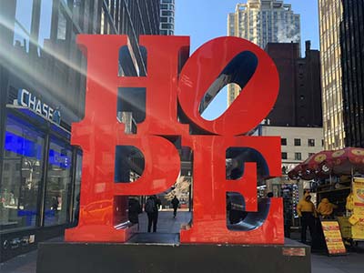 Robert Indiana’s HOPE sculpture on 7th Avenue