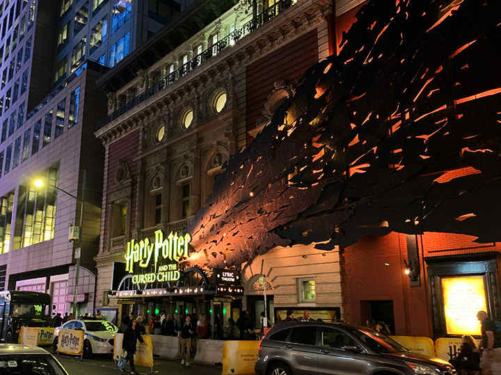 Sequel stage play: Harry Potter and the Cursed Child