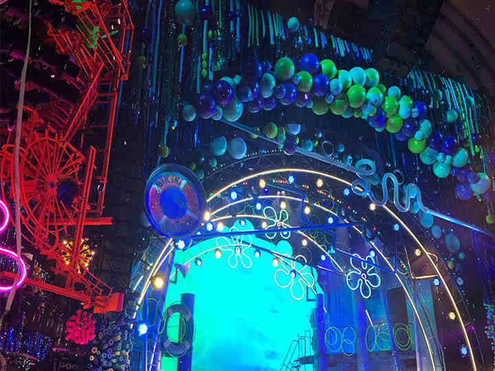 Underwater-inspired theater decor