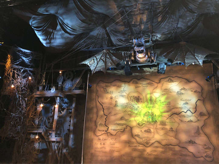 Eye-Catching Details: The Dragon and the Map of Oz