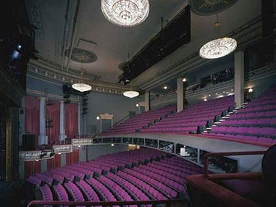 The Broadhurst Theatre’s simple, commercial design