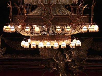 Chandelier in the Majestic Theatre’s Adam style interior