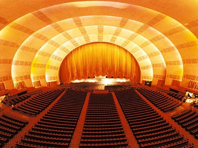 The stage design was inspired by the sunset