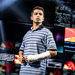 Musical Dear Evan Hansen protagonist, Evan Hansen (Ben Platt)