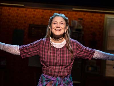 Highlights of the Broadway musical Kimberly Akimbo